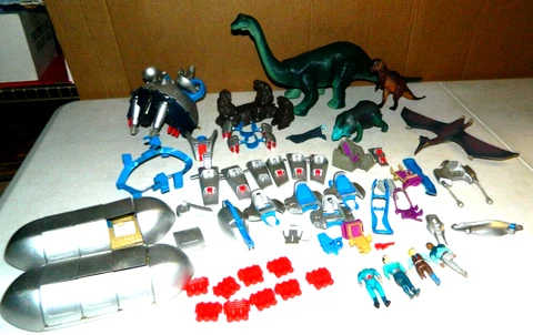 VTG TYCO 1980'S 80'S DINO RIDERS DIPLODOCUS ETC WEAPONS FIGS & VEHICLE PARTS LOT Cover