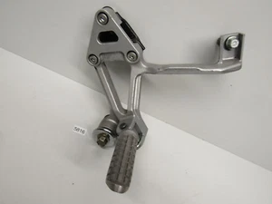 Reposapiés trasero derecho Kawasaki GPX600R sistema de reposapiés completo ZX600C año:88-98 - Imagen 1 de 3