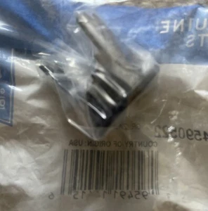 Chevrolet GM OEM Right-Park Sensor Bracket 84590522 - Picture 1 of 2