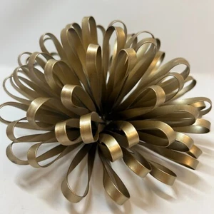 Mesa colgante de pared de metal pesado dorado decoración cinta en bucle abstracta - Imagen 1 de 10