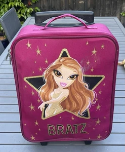Bratz Girls 2 Wheel Pull Along Small Suitcase Holiday Hand Luggage + Toys Bundle - Picture 1 of 8