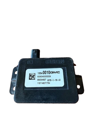 OEM Rear Closure Hands Free Lamp Module Cadillac Chevrolet GMC 13540010 - Image 1 of 4