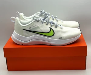 Scarpe Nike Downshifter 12 da donna taglia 9,5 Lime Summit bianche DD9294-104 - Foto 1 di 11