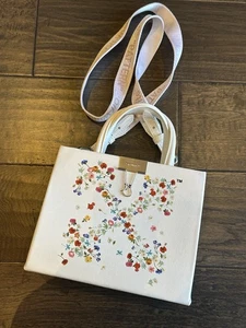 Off-White Blumen Pfeil Motiv Box Weiß Mini Tasche Neu mit Etikett Neu mit Etikett - Bild 1 von 16