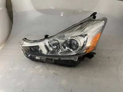 OEM | 2015-2018 Toyota Prius V Halogen Headlight (Left,Driver) Foto 1 de 4