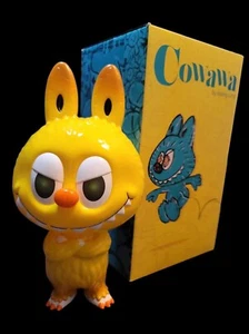 Neu 2023 Dcon How2Work x Kasing Lunge gelb Cowawa Sofubi - Bild 1 von 2