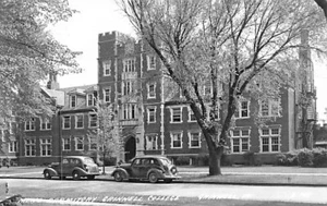 Grinnell IA Grinnell College Dormitorio Coches Antiguos Foto Real Postal - Imagen 1 de 2