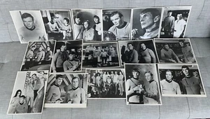 16 schwarz-weiße Star Trek Werbefotos, meist die Originalserie - Bild 1 von 17