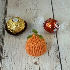 Pumpkin Knitting Pattern, Ferrero Rocher Chocolate Cover, Halloween Treat - Picture 1 of 4