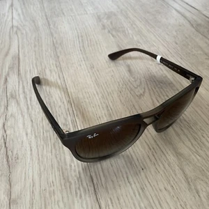 Ray-Ban RB4170 Sunglasses Brown/ Green Gradient 51mm - Picture 1 of 6