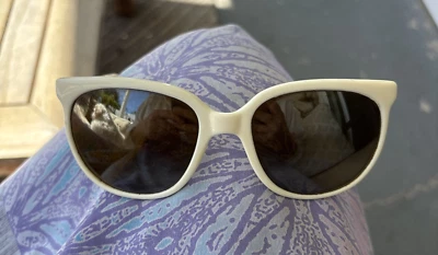 Óculos de sol vintage branco Vuarnet Pouilloux 4002 - Imagem 1 de 4