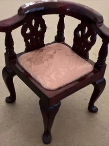 Dollhouse Miniature  Ornament Carved Wood Corner Chair - 1:12 Scale - Picture 1 of 6