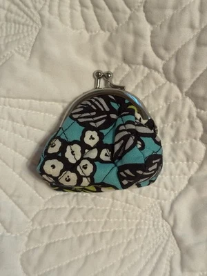 Vera Bradley “ISLAND BLOOMS”  Mini Kisses Kisslock Coin Purse.  NWOT. - Image 1 of 2