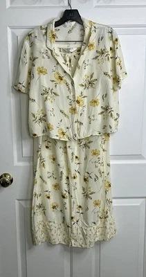 Conjunto de pijama Primark para mujer mediano con botones + pantalones amarillo floral LEER Foto 1 de 4