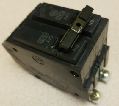 Disyuntor GE THQB2120 120/240V 20A 2 polos  Foto 1 de 3