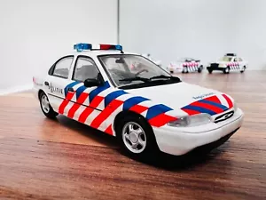 Dutch police Minichamps ford mondeo - Picture 1 of 3