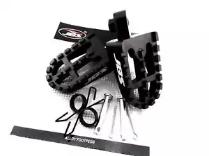 YAMAHA YZ465 80-82 JBS NEGRO CNC BILLET ALEACIÓN JUEGO DE ESTRIBERAS PAR REPOSAPIÉS REPOSAPIÉS - Imagen 1 de 6