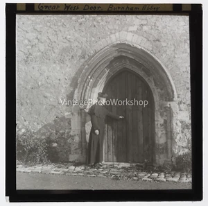 Burnham Abbey & Ruins - A Unique Set of X12 Magic Lantern Slides - Early 1900's - Picture 1 of 12