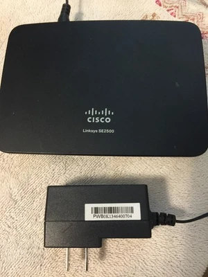 Linksys SE2500 5-Port Gigabit External Ethernet Switch Pre-Owned and Tested - Image 1 of 3