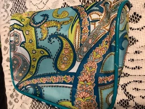 KOSMETIKTASCHEN MIT 7 MUST HAVE ARTIKELN SPIEGEL, NAGELKNIPSER, PINZETTE, LIPPENPINSEL WOW - Bild 1 von 8