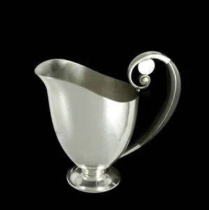 Georg Jensen. Sterling Silver 'Schilling' Pitcher #321A - Johan Rohde - 1945-51 - Picture 1 of 4
