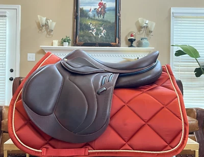 Sillín de salto Devoucoux Biarritz Lab 2022 17,5” *Panel profesional completo de cuero de búfalo" Foto 1 de 4