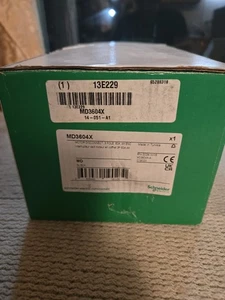 Schneider, MD3604X, Desconexión de Motor, 3 Polos, 60A, 4X Enc. - Imagen 1 de 8