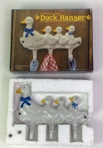 1986 feines Porzellan Ente Schürze Aufhänger Entenküken Landhaus Kernschrauben enthalten EUC - Bild 1 von 5