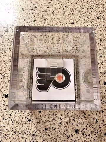Philadelphia Flyers Custom NHL Stanley Cup Champions Hockey Ring Display Case Cover