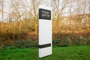 Werbepylon, Sonderdesign, LED beleuchtet, H=2000 mm - Bild 1 von 6