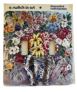 Placa de interruptor de luz vintage con arte floral de Helen Paul: interruptor doble  - Imagen 1 de 4