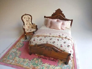 DOLLHOUSE DRESSED PINK ROSEBUD WALNUT BED ~ MATCHING ROCKING CHAIR - Picture 1 of 7