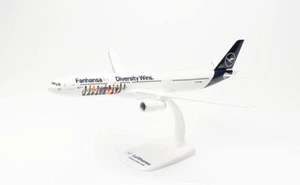MODELLINO AEREO STATICO HERPA AIRBUS A330-300 LUFTHANSA DIVERSITY SCALA 1:200 - Foto 1 di 5