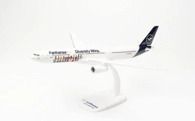 MODELLINO AEREO STATICO HERPA AIRBUS A330-300 LUFTHANSA DIVERSITY SCALA 1:200 - Immagine 1 di 4
