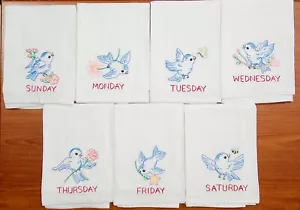 BLAUE VÖGEL WOCHENTAGE MACH.BESTICKTER MEHLSACK GESCHIRRTÜCHER - Bild 1 von 8