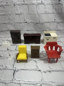 Vintage Puppenhaus Möbel Konvolut Holz Kunststoff Renwal & 2 Stühle - Bild 1 von 13