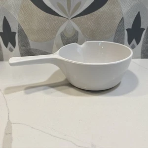 Vintage Corning Ware P-89-B White Sauce Pan w Pour Spout 2 1/2 Cup ~ No Lid EUC! - Picture 1 of 4