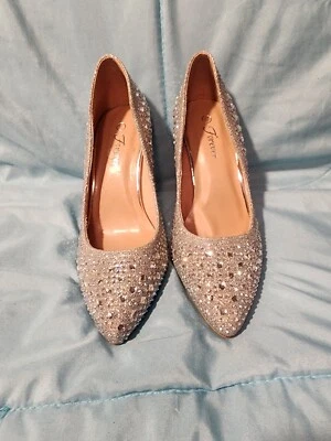 Tacones Forever con estrás talla 7,5 para mujer nuevos sin etiquetas Foto 1 de 4