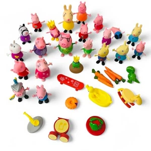 Paquete de 30 juguetes Peppa Pig - figuras, accesorios, zanahorias, monopatín, baño - Imagen 1 de 12
