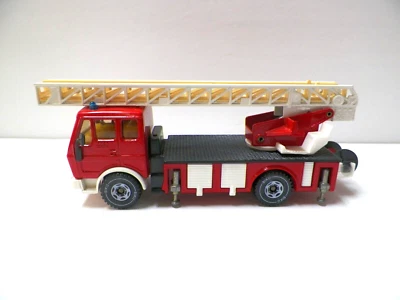 Siku- 梅赛德斯-奔驰消防车 — 第 1/4 张图片