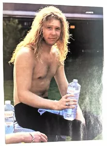METALLICA / JAMES HETFIELD / MAGAZIN VOLLSTÄNDIGE SEITE PINUP POSTER CLIPPING (5) - Bild 1 von 1