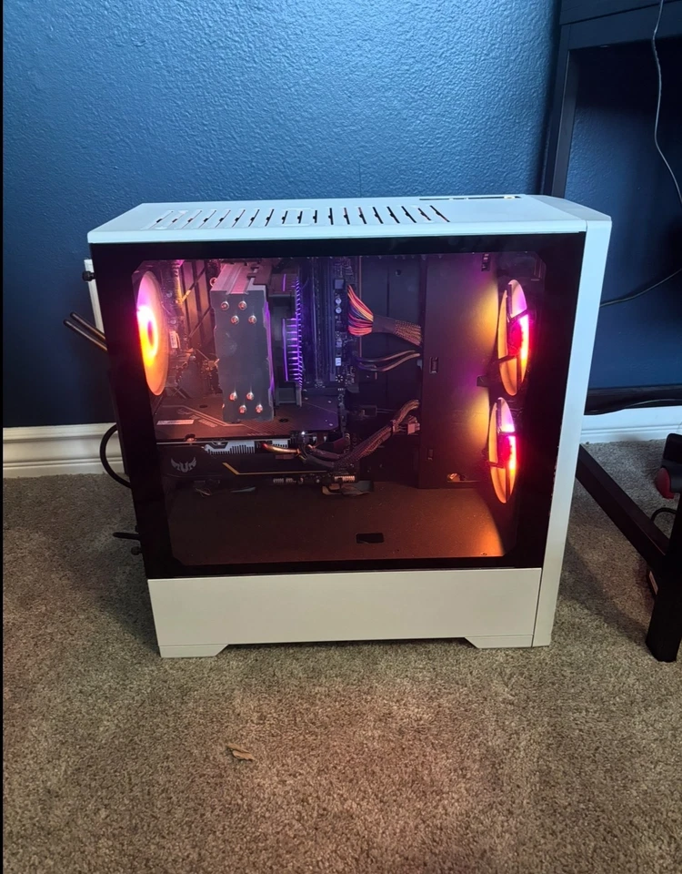 Computadora de escritorio para juegos Skytech Gaming Blaze 3.0 - Intel i3-10100F, GTX 1650 Foto 1 de 4