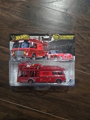 Transporte Hot Wheels Premium Ferrari Team Foto 1 de 4