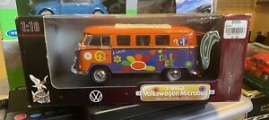 Diecast 1/18 1962 Volkswagen Microbus Flower Power Edition Yatming