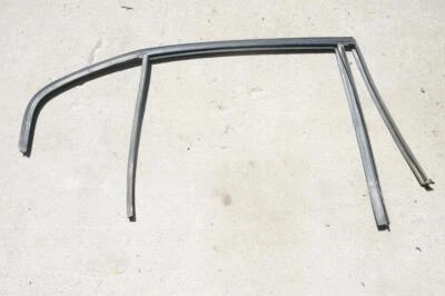 BMW E46 sedán puerta trasera derecha pasajero ventana pista sello meteorológico 99-05 325i 330 Foto 1 de 4