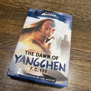 Avatar: the Last Airbender: the Dawn of Yangchen (Chronicles of the Avatar Book - Imagen 1 de 11
