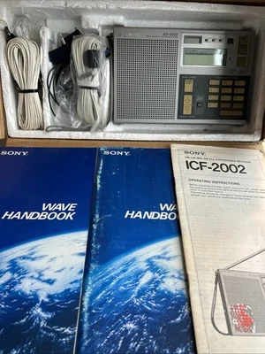 Receptor de radio de onda corta Sony ICF-2002 FM/LW/MW/SW PLL sintetizado en caja de colección Foto 1 de 4