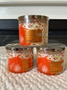 Vela de 3 mechas Bath & Body Works Pumpkin Spice Latte x menta retorcida NUEVA x3 - Imagen 1 de 2