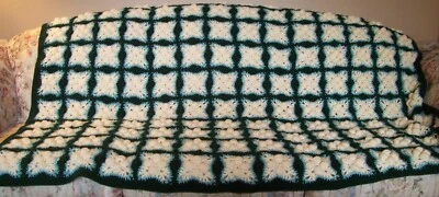 Manta cuadrada abuela 54x72 afgana verde aguamarina y crema ganchillo a mano Foto 1 de 4
