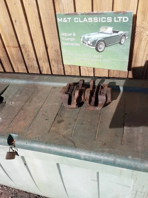 Pinzas de freno delanteras Triumph Tr4 6  Foto 1 de 4